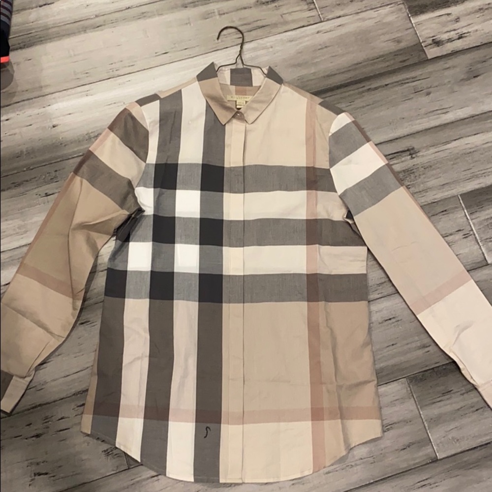 Women’s Burberry shirt